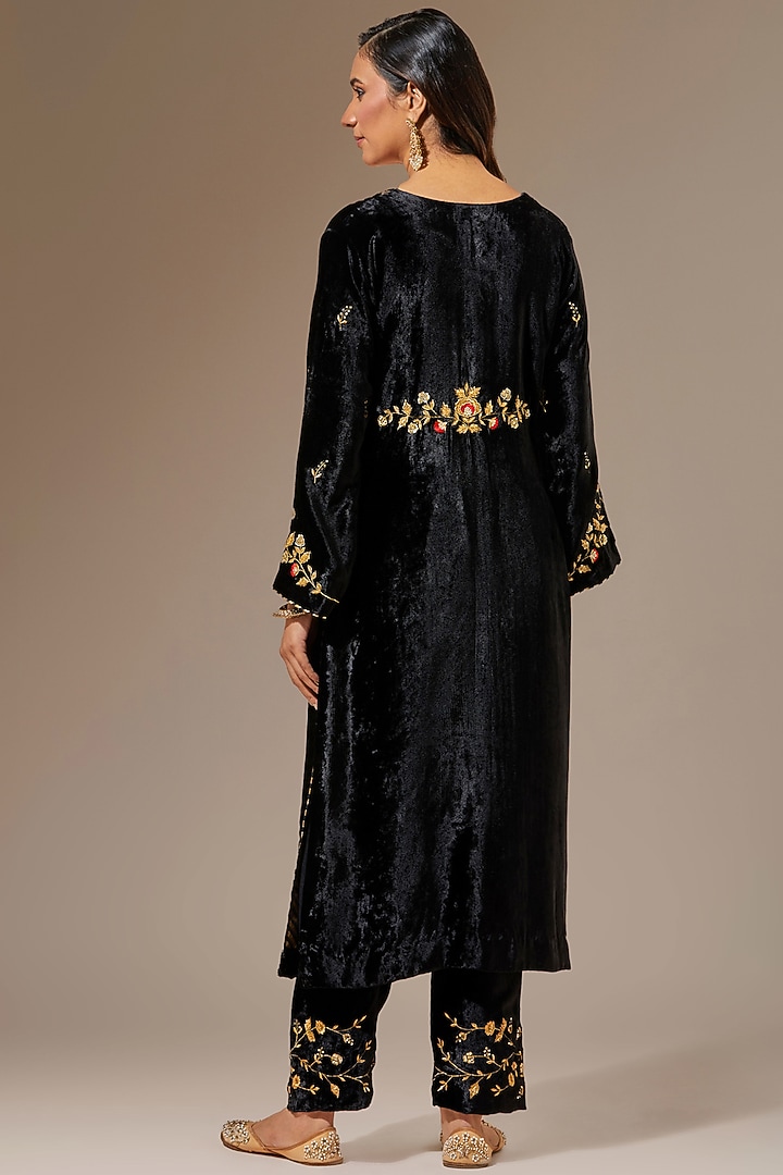 Black Viscose Velvet Hand Embroidered Kurta by Anantaa By Roohi Trehan at Pernia's Pop Up Shop