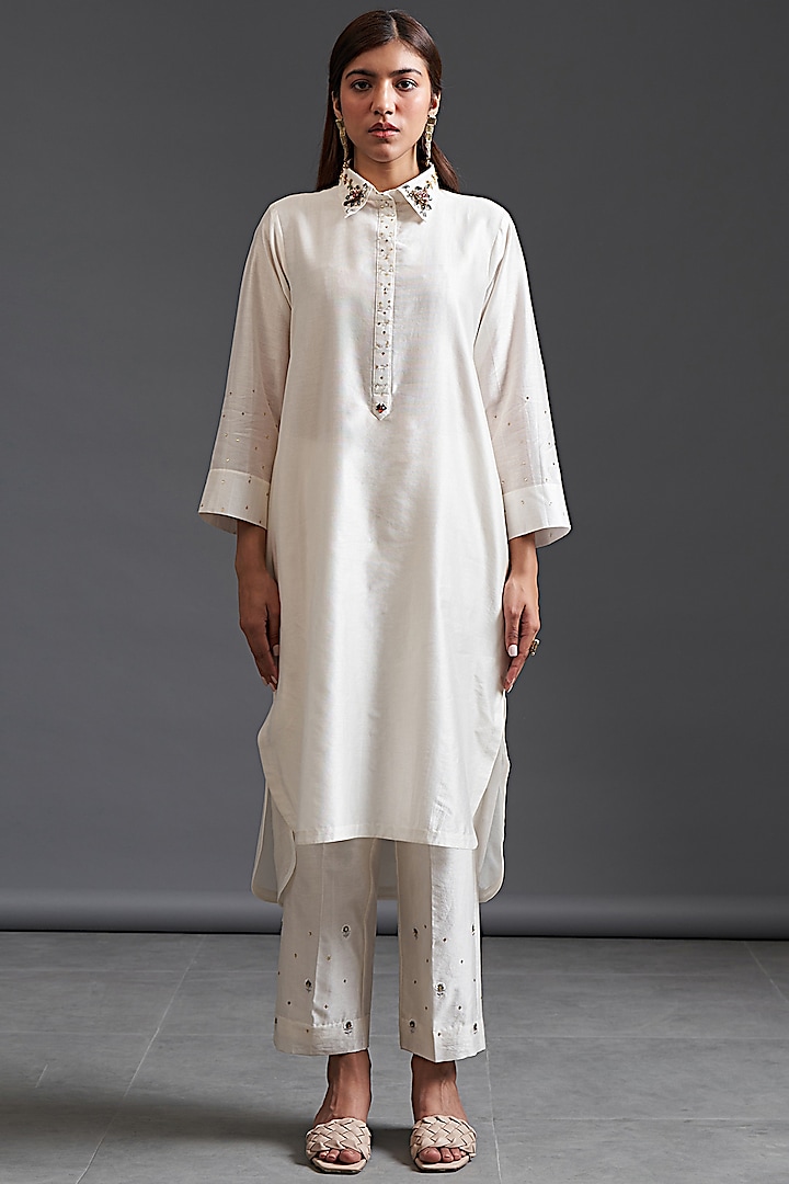 Off-White Silk Chanderi Hand Embroidered Tunic by Anantaa By Roohi Trehan