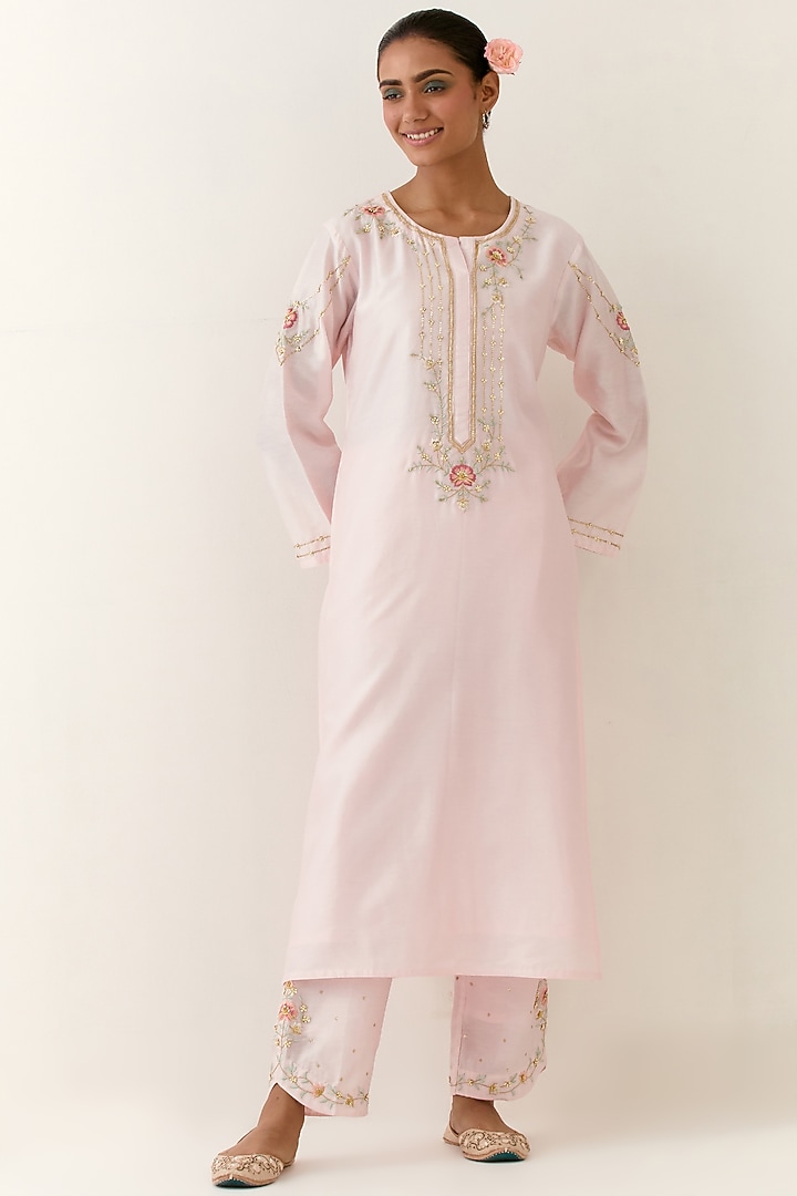 Light Pink Silk Chanderi Hand Embroidered Kurta Set by Anantaa By Roohi Trehan at Pernia's Pop Up Shop