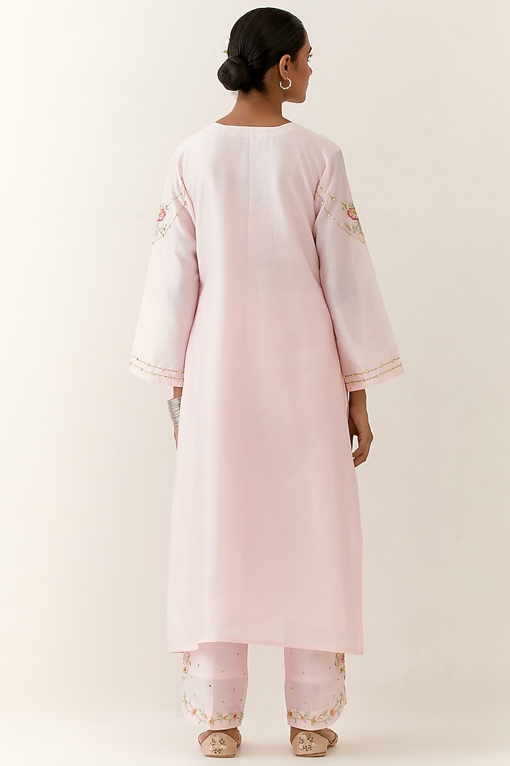 Light Pink Silk Chanderi Hand Embroidered Kurta Set by Anantaa By Roohi Trehan at Pernia's Pop Up Shop