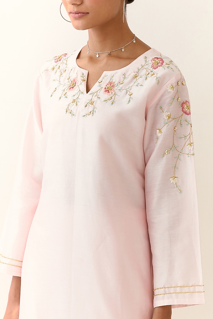 Light Pink Silk Chanderi Hand Embroidered Kurta Set by Anantaa By Roohi Trehan at Pernia's Pop Up Shop