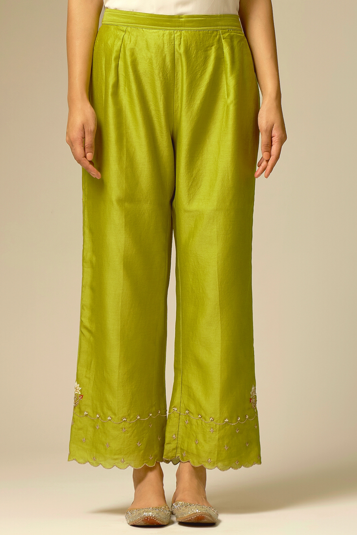 Bottle Green Pleated Palazzo Pants Design by First Resort by Ramola  Bachchan at Pernia's Pop Up Shop 2024