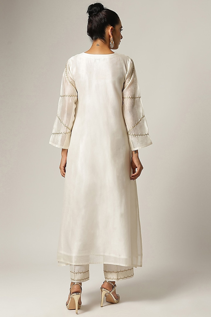 Off-White Silk Chanderi Embroidered Kurta Set by Anantaa By Roohi Trehan at Pernia's Pop Up Shop