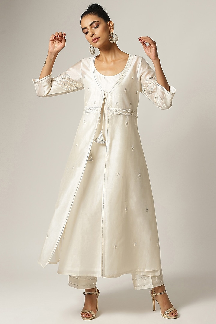 Off-White Silk Chanderi Embroidered Jacket Kurta Set by Anantaa By Roohi Trehan at Pernia's Pop Up Shop
