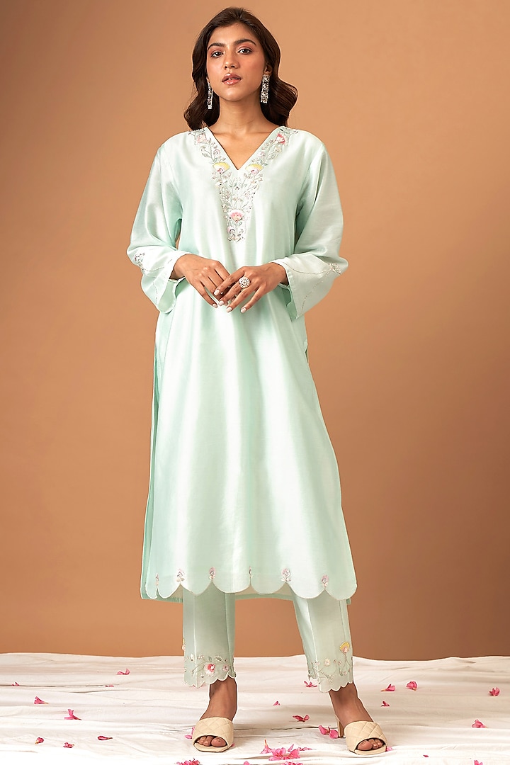 Mint Silk Chanderi Embroidered Kurta Set Design by Anantaa By Roohi Trehan  at Pernia's Pop Up Shop 2024