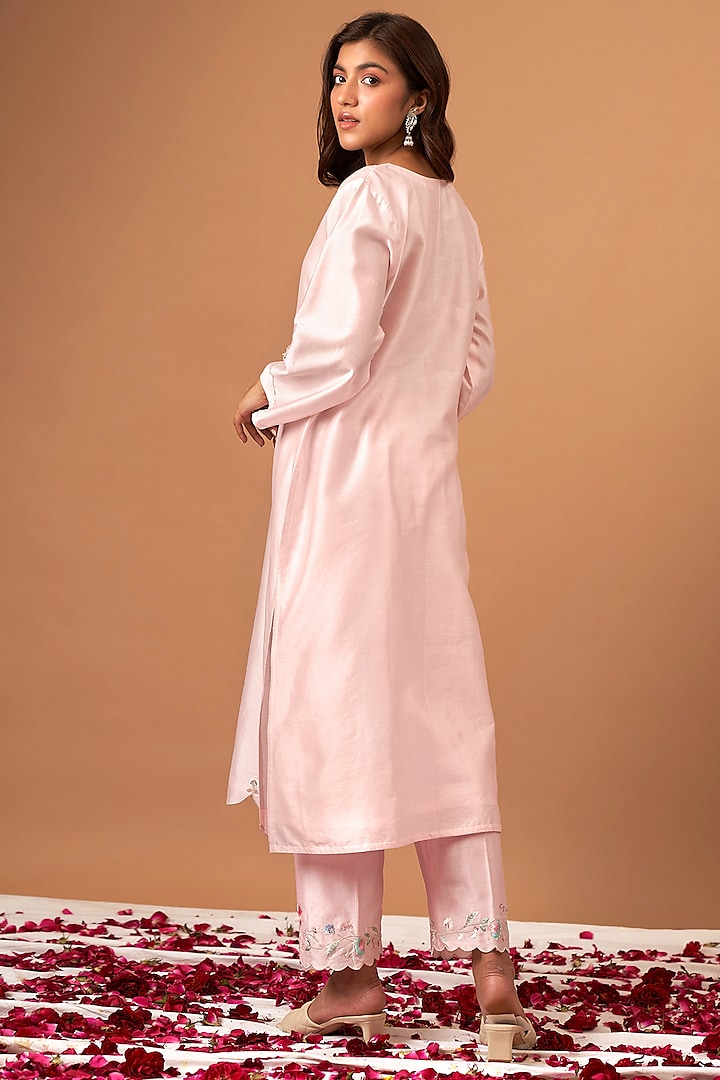 Pink Silk Chanderi Embroidered Kurta Set by Anantaa By Roohi Trehan at Pernia's Pop Up Shop