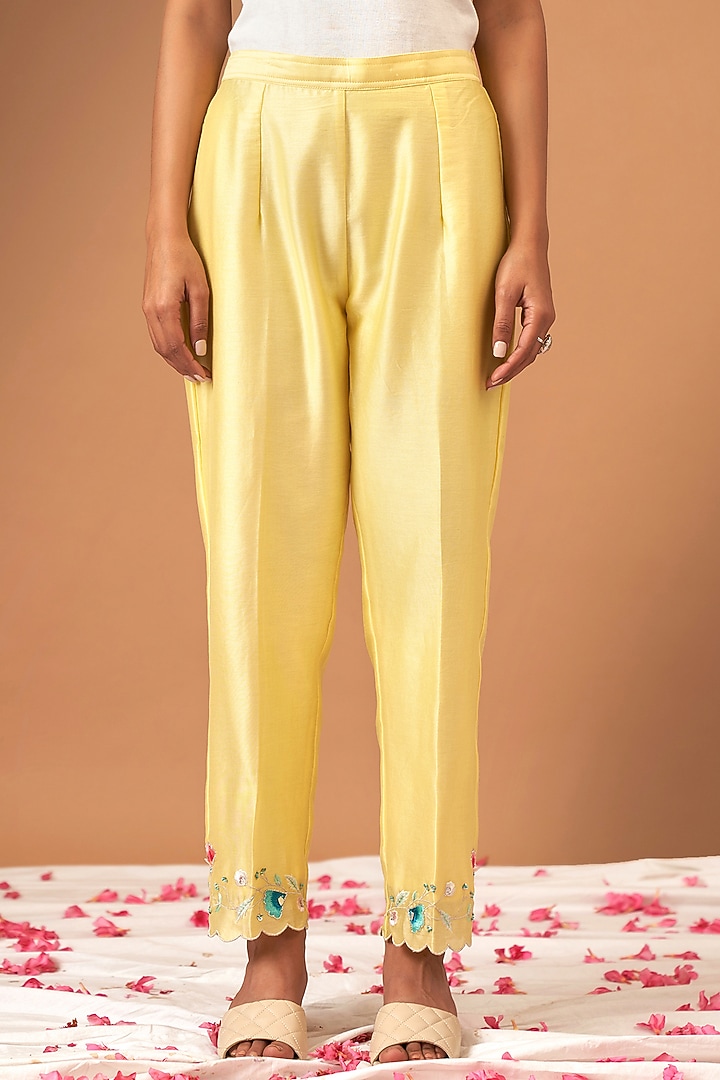 Yellow Silk Chanderi Embroidered Kurta Set by Anantaa By Roohi Trehan at Pernia's Pop Up Shop
