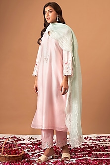 product-color-Blush Pink