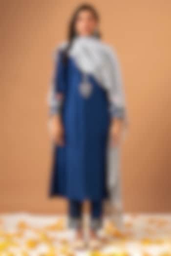 Blue Silk Chanderi Embroidered Kurta Set by Anantaa By Roohi Trehan at Pernia's Pop Up Shop