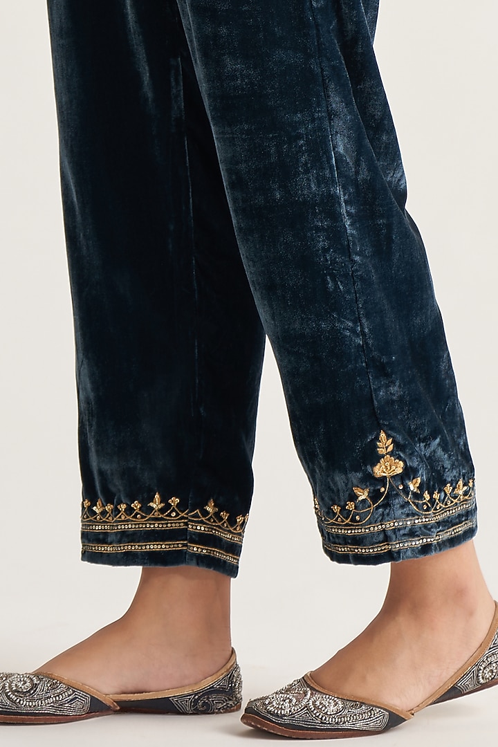 Deep Blue Velvet Hand Embroidered Kurta Set by Anantaa By Roohi Trehan at Pernia's Pop Up Shop