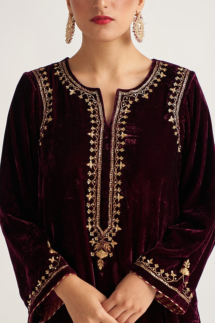Wine Velvet Hand Embroidered Kurta Set by Anantaa By Roohi Trehan at Pernia's Pop Up Shop