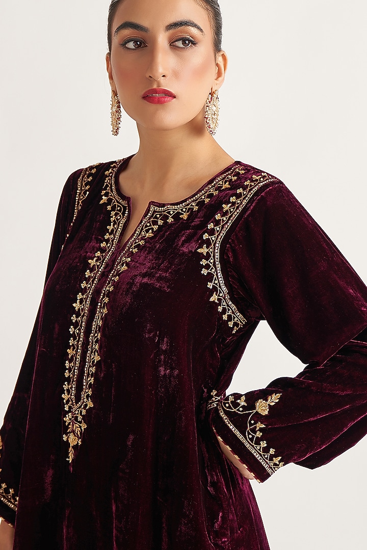 Wine Velvet Hand Embroidered Kurta Set by Anantaa By Roohi Trehan at Pernia's Pop Up Shop