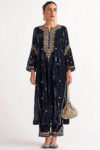 Deep Blue Velvet Hand Embroidered Kurta Set by Anantaa By Roohi Trehan