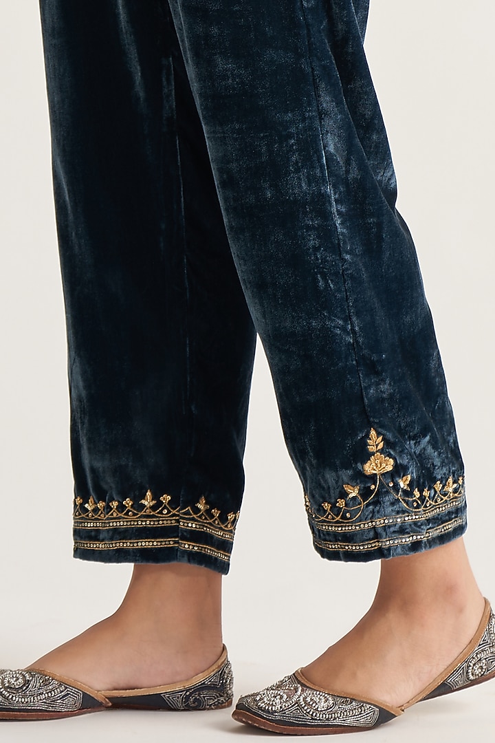 Deep Blue Velvet Hand Embroidered Kurta Set by Anantaa By Roohi Trehan at Pernia's Pop Up Shop