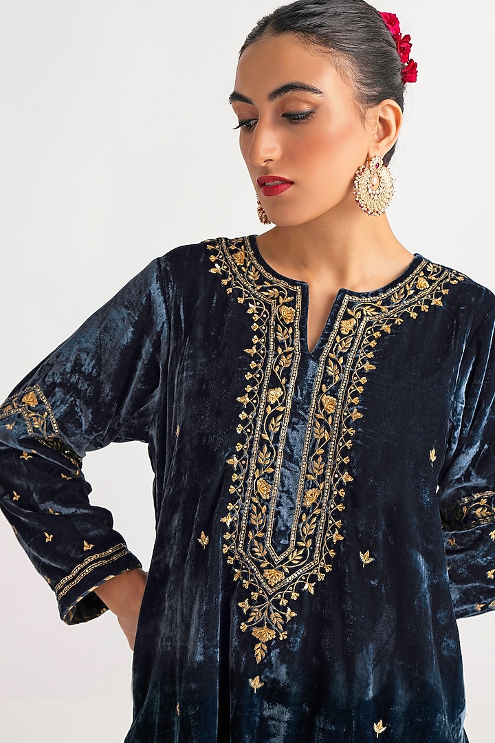 Deep Blue Velvet Hand Embroidered Kurta Set by Anantaa By Roohi Trehan at Pernia's Pop Up Shop