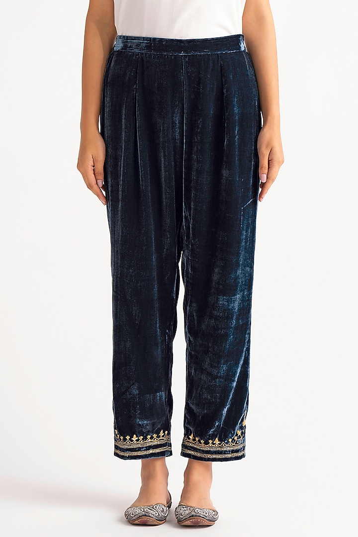 Deep Blue Velvet Hand Embroidered Kurta Set by Anantaa By Roohi Trehan at Pernia's Pop Up Shop