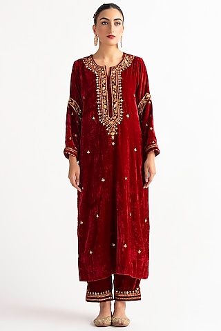 Deep Red Velvet Hand Embroidered Kurta Set by Anantaa By Roohi Trehan