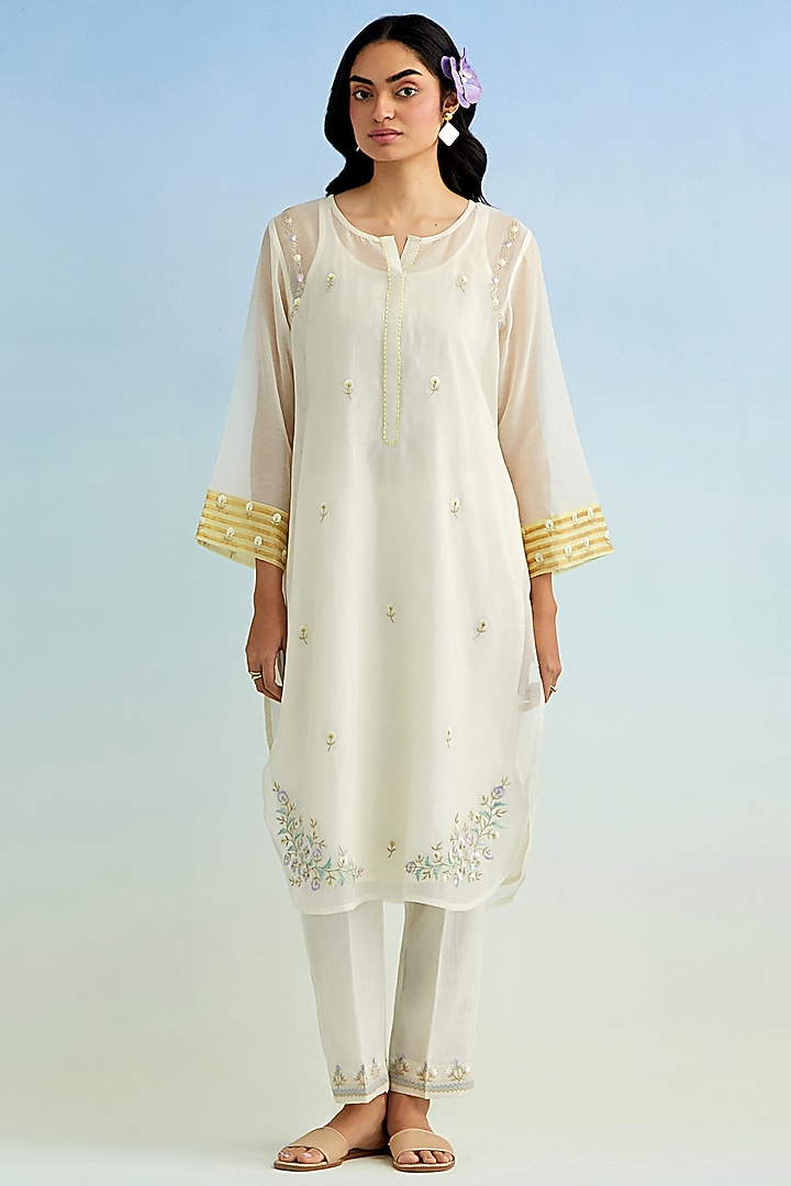 Ivory Mul Chanderi Thread Embroidered Kurta Set by Anantaa By Roohi Trehan at Pernia's Pop Up Shop