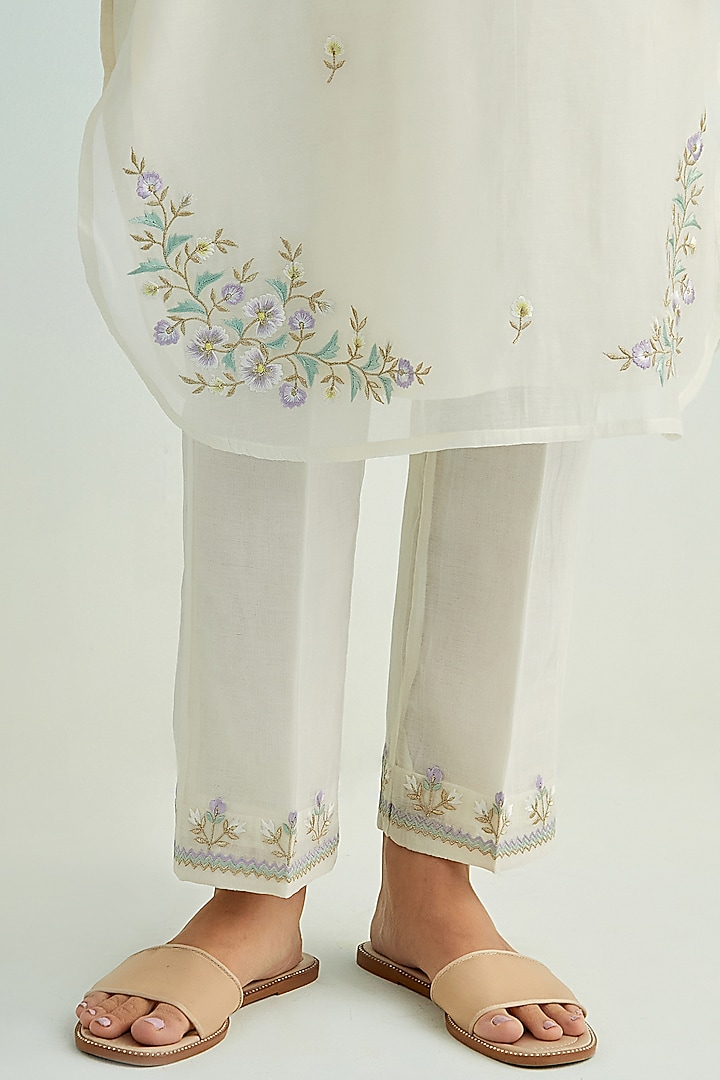 Ivory Mul Chanderi Thread Embroidered Kurta Set by Anantaa By Roohi Trehan at Pernia's Pop Up Shop