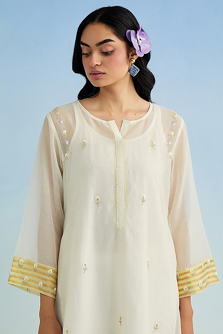 Ivory Mul Chanderi Thread Embroidered Kurta Set by Anantaa By Roohi Trehan at Pernia's Pop Up Shop