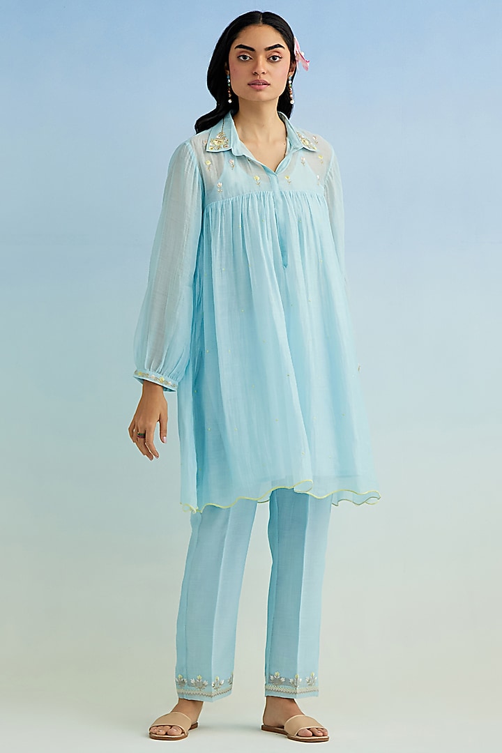 Blue Mul Chanderi Floral Embroidered Kurta Set by Anantaa By Roohi Trehan at Pernia's Pop Up Shop