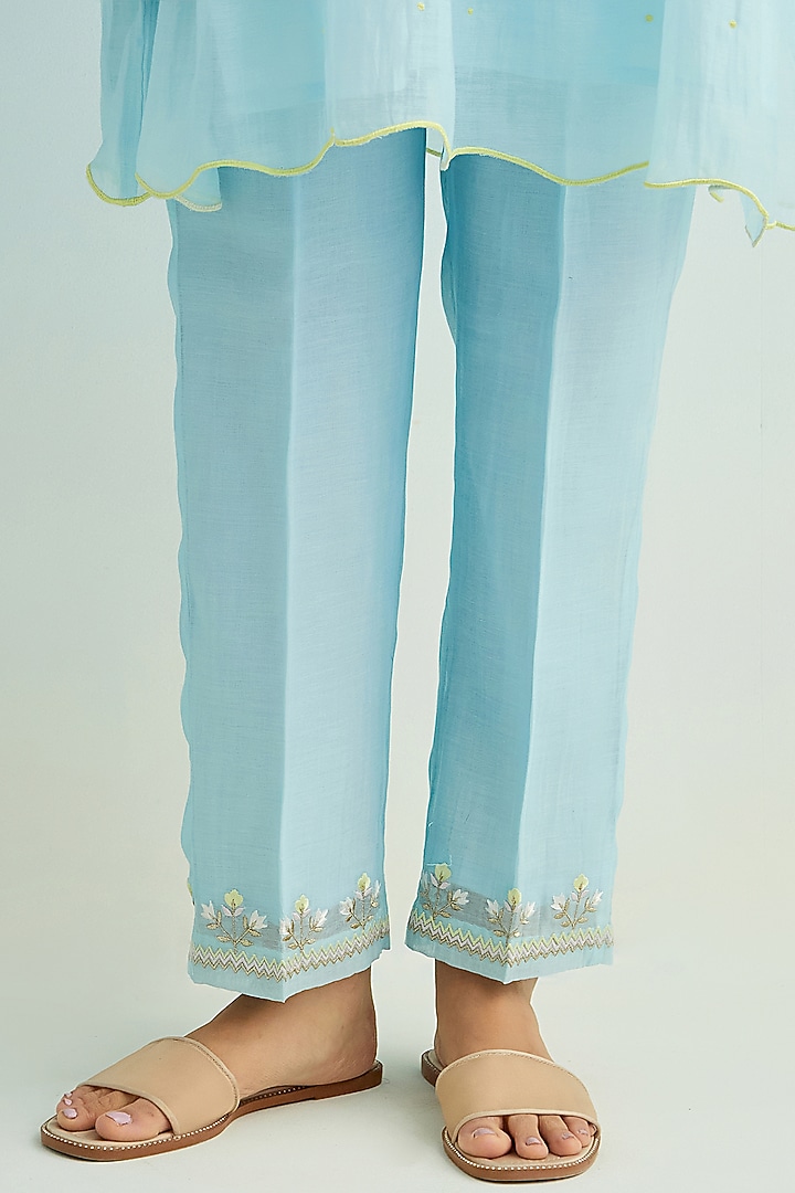 Blue Mul Chanderi Floral Embroidered Kurta Set by Anantaa By Roohi Trehan at Pernia's Pop Up Shop