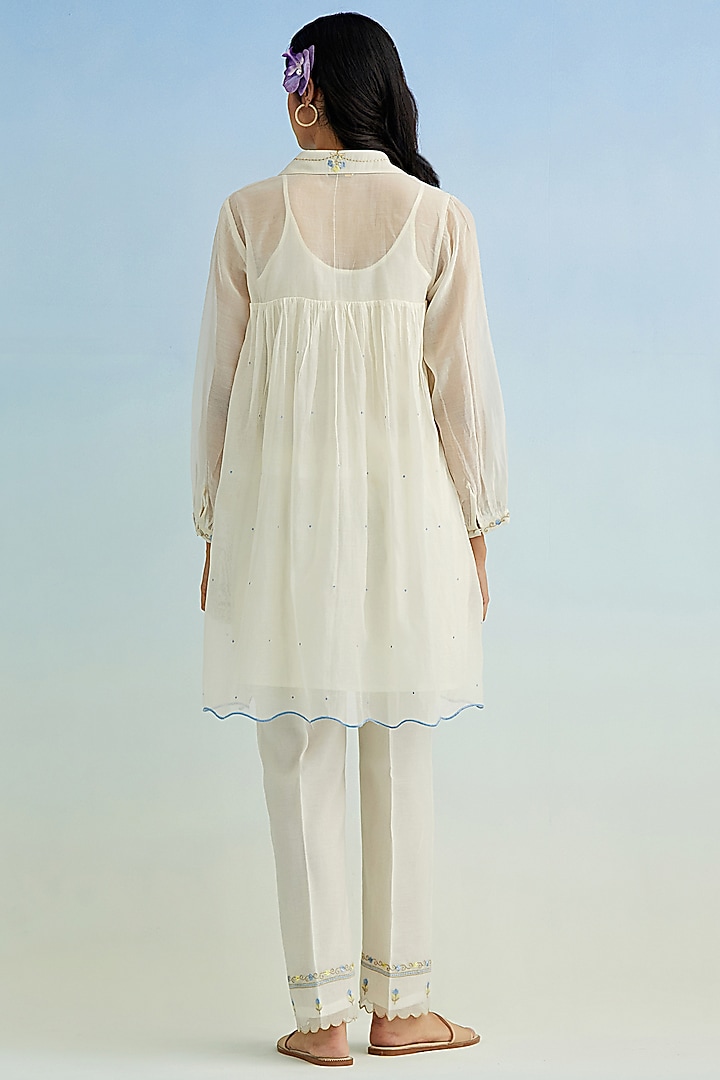 Ivory Mul Chanderi Floral Embroidered Kurta Set by Anantaa By Roohi Trehan at Pernia's Pop Up Shop