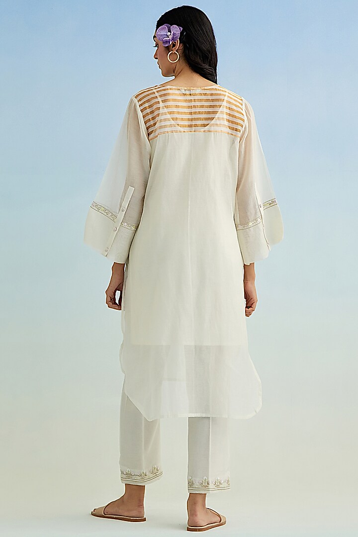 Ivory Mul Chanderi Floral Embroidered Kurta Set by Anantaa By Roohi Trehan at Pernia's Pop Up Shop
