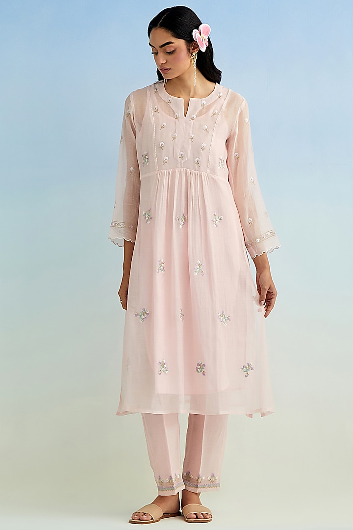 Pink Mul Chanderi Embroidered Kurta Set by Anantaa By Roohi Trehan at Pernia's Pop Up Shop