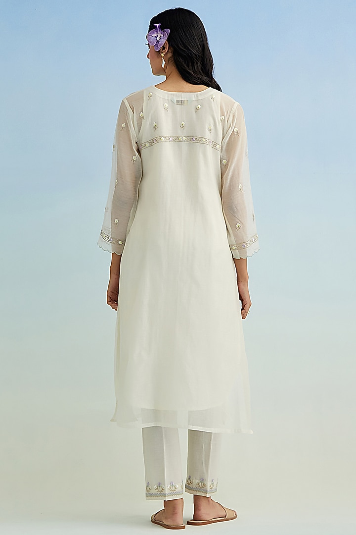 Ivory Mul Chanderi Embroidered Kurta Set by Anantaa By Roohi Trehan at Pernia's Pop Up Shop