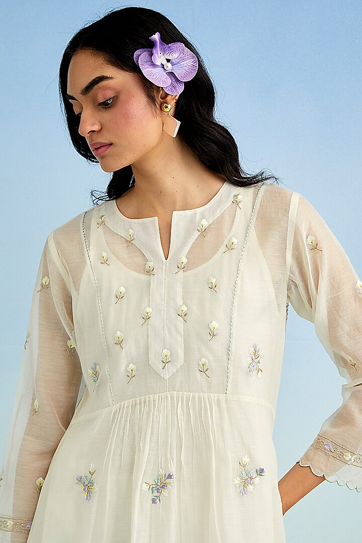 Ivory Mul Chanderi Embroidered Kurta Set by Anantaa By Roohi Trehan at Pernia's Pop Up Shop