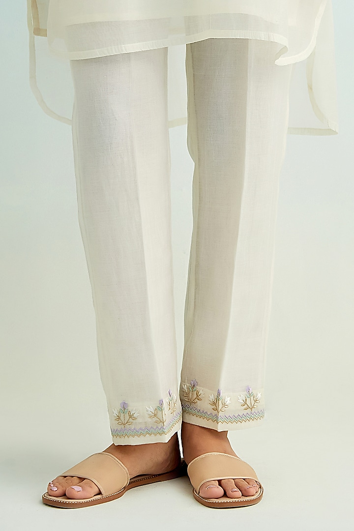 Ivory Mul Chanderi Floral Embroidered High-Low Kurta Set by Anantaa By Roohi Trehan at Pernia's Pop Up Shop