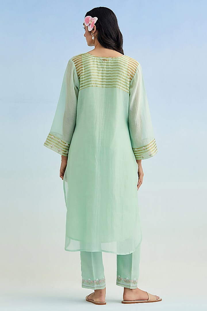 Green Mul Chanderi Thread Embroidered Kurta Set by Anantaa By Roohi Trehan at Pernia's Pop Up Shop