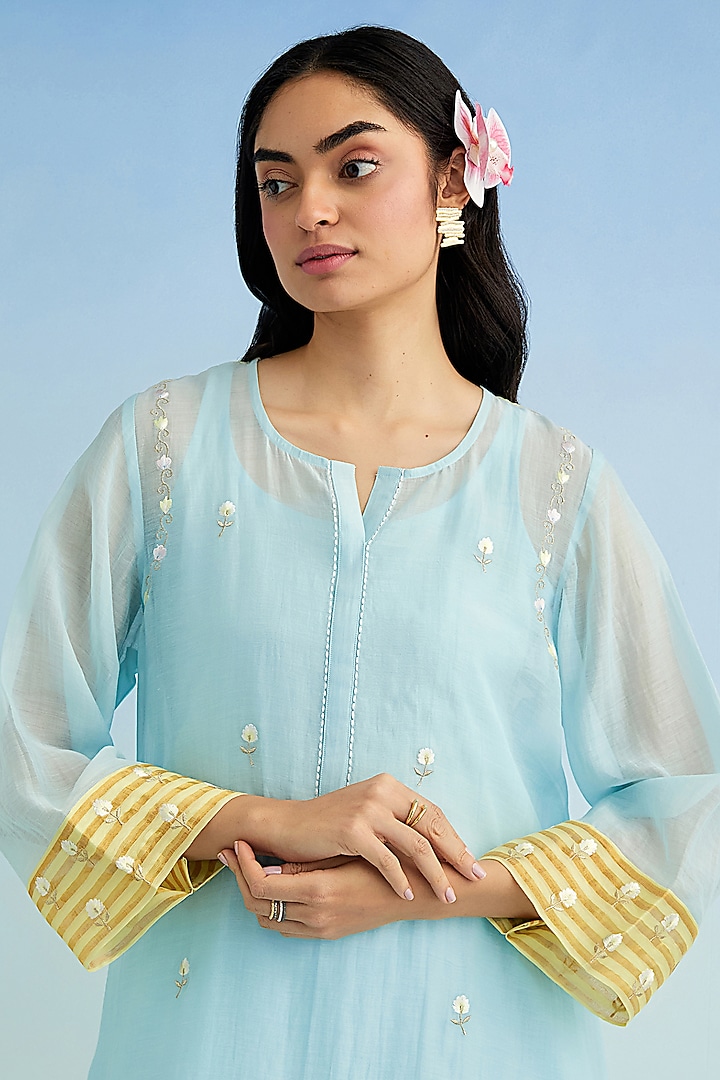 Blue Mul Chanderi Thread Embroidered Kurta Set by Anantaa By Roohi Trehan at Pernia's Pop Up Shop