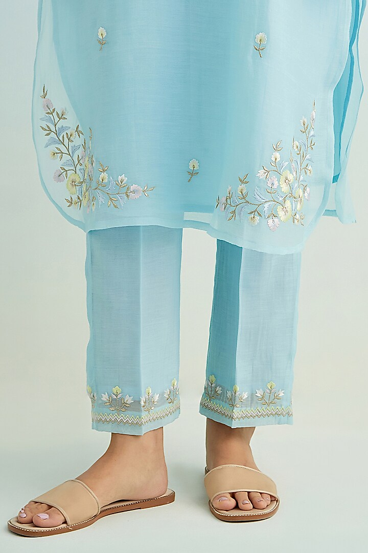 Blue Mul Chanderi Thread Embroidered Kurta Set by Anantaa By Roohi Trehan at Pernia's Pop Up Shop