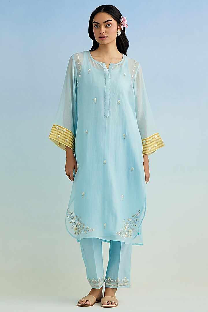 Blue Mul Chanderi Thread Embroidered Kurta Set by Anantaa By Roohi Trehan at Pernia's Pop Up Shop