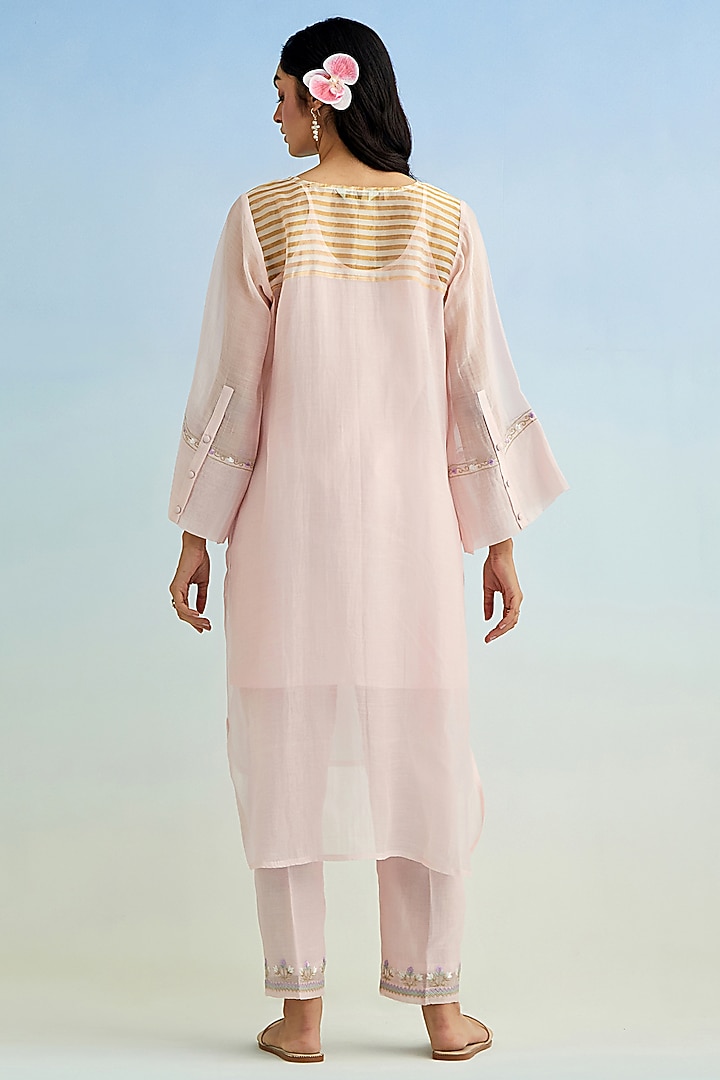 Pink Mul Chanderi Thread Embroidered High-Low Kurta Set by Anantaa By Roohi Trehan at Pernia's Pop Up Shop