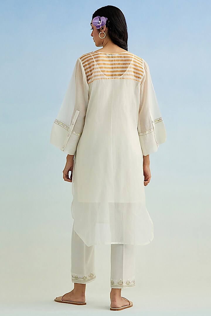 Ivory Mul Chanderi Thread Embroidered High-Low Kurta Set by Anantaa By Roohi Trehan at Pernia's Pop Up Shop