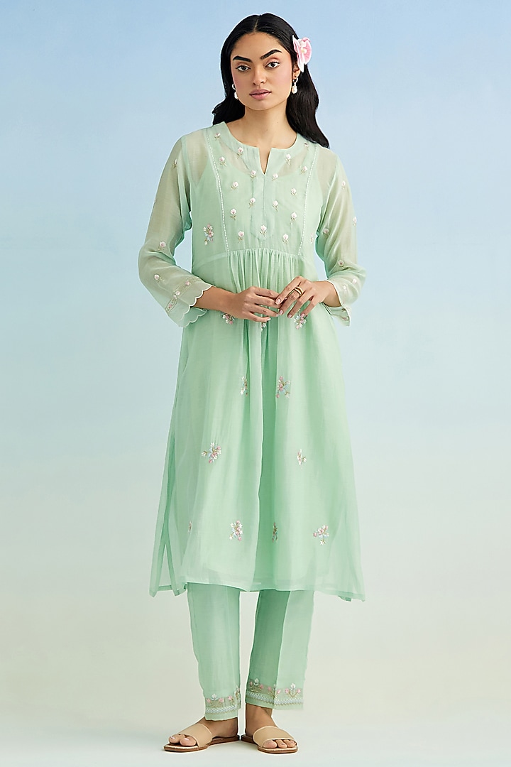 Green Mul Chanderi Embroidered Kurta Set by Anantaa By Roohi Trehan at Pernia's Pop Up Shop