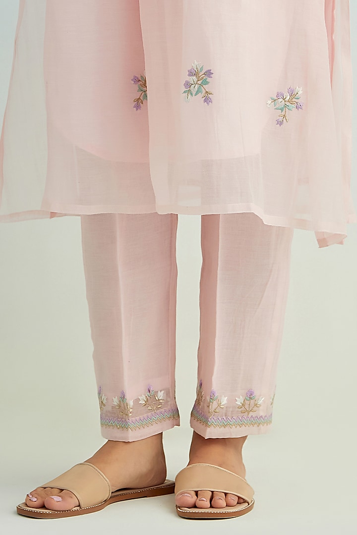 Pink Mul Chanderi Embroidered Kurta Set by Anantaa By Roohi Trehan at Pernia's Pop Up Shop