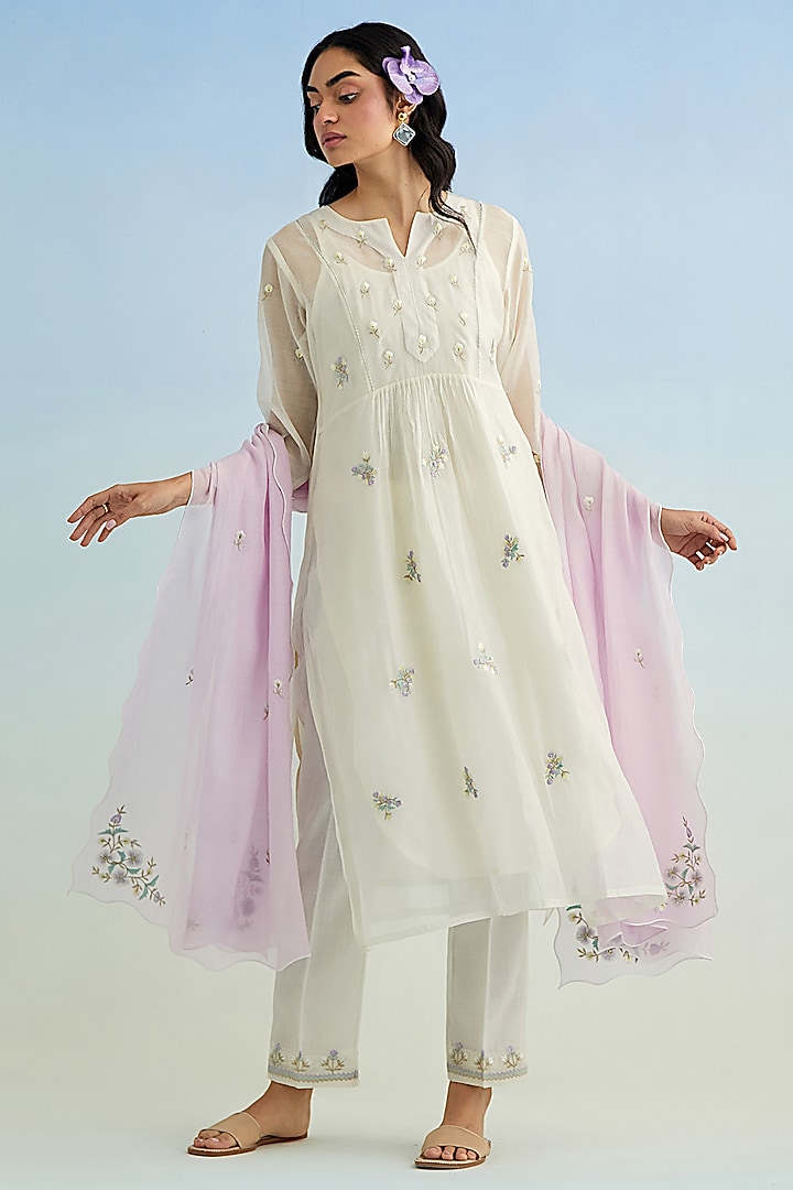 Ivory Mul Chanderi Embroidered Kurta Set by Anantaa By Roohi Trehan at Pernia's Pop Up Shop