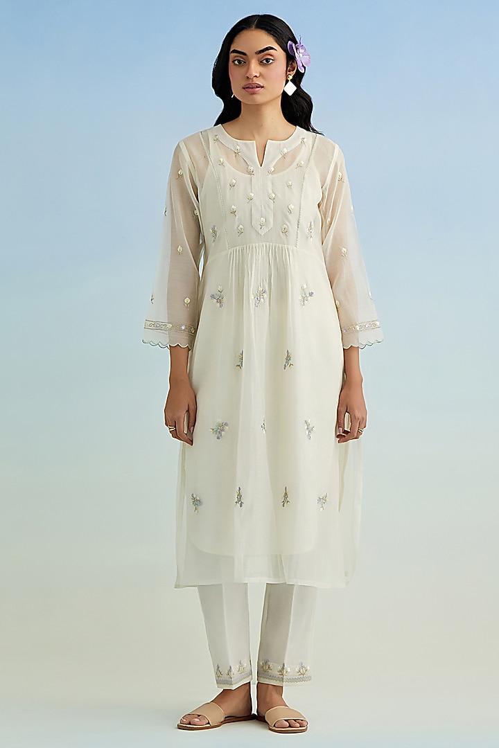 Ivory Mul Chanderi Embroidered Kurta Set by Anantaa By Roohi Trehan at Pernia's Pop Up Shop