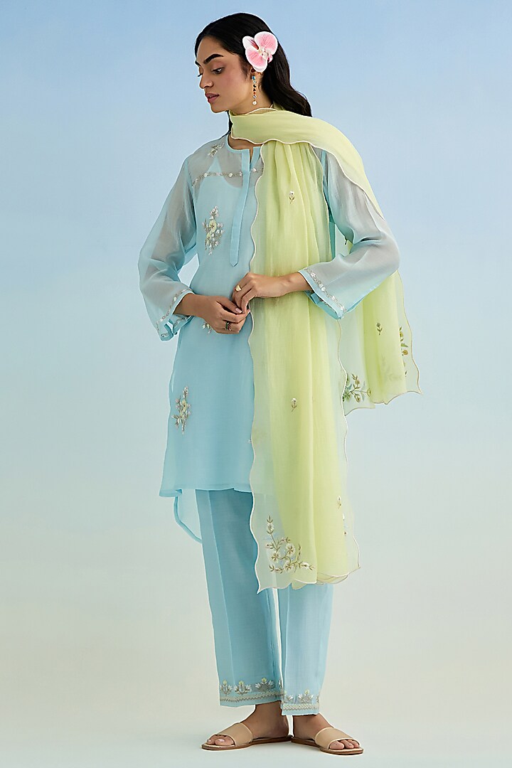 Blue Mul Chanderi Floral High-Low Embroidered Kurta Set by Anantaa By Roohi Trehan at Pernia's Pop Up Shop