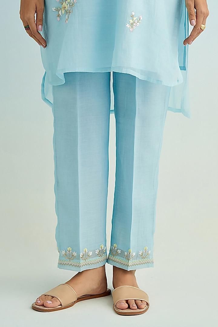 Blue Mul Chanderi Floral High-Low Embroidered Kurta Set by Anantaa By Roohi Trehan at Pernia's Pop Up Shop