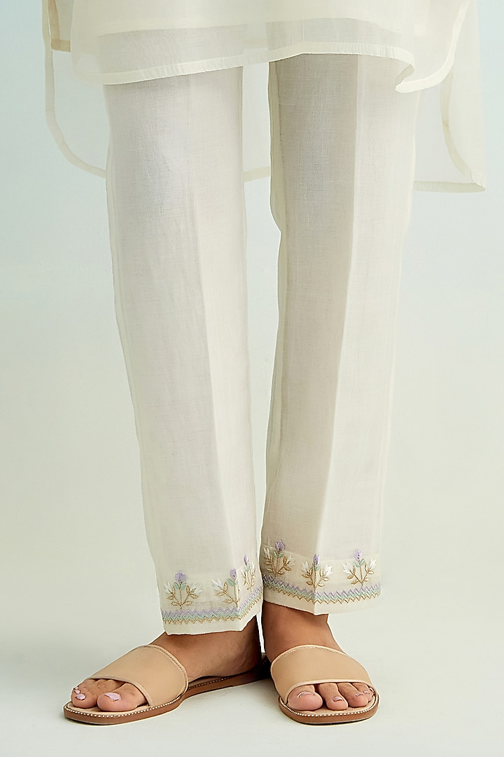 Ivory Mul Chanderi Floral High-Low Embroidered Kurta Set by Anantaa By Roohi Trehan at Pernia's Pop Up Shop