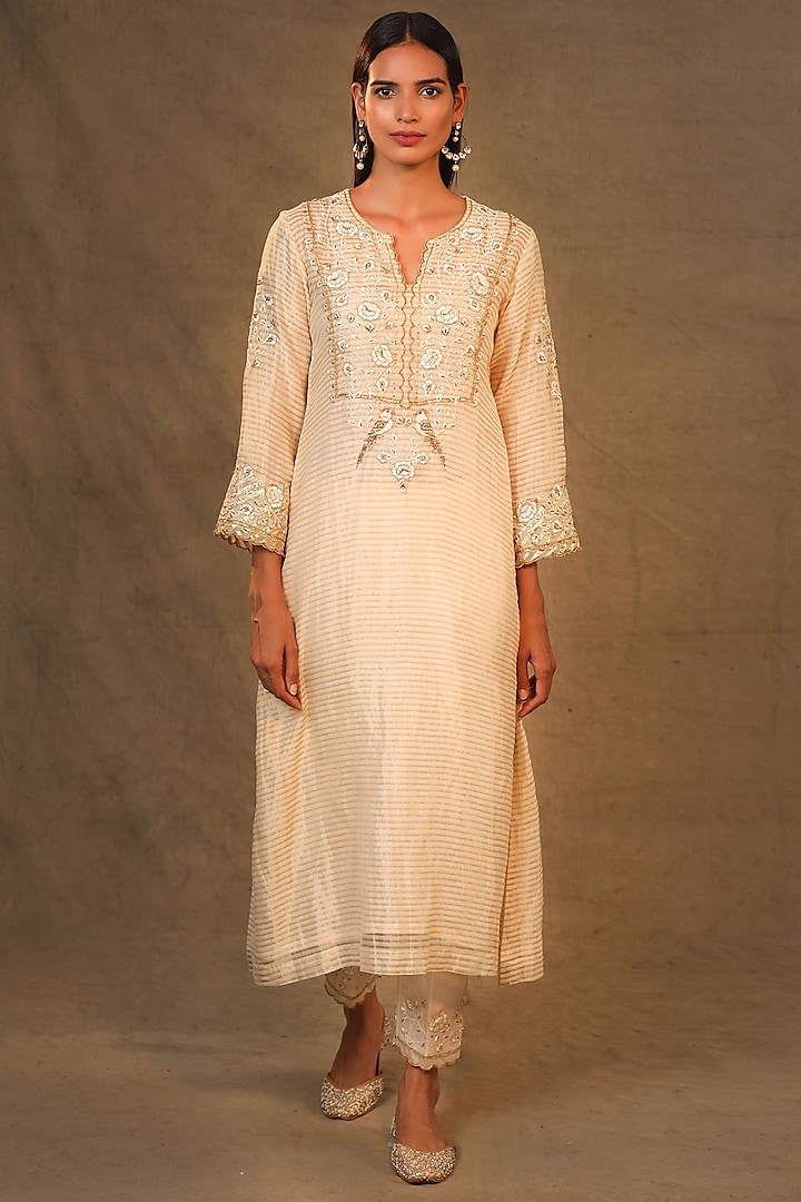 Ivory Embroidered Kurta by Anantaa By Roohi Trehan