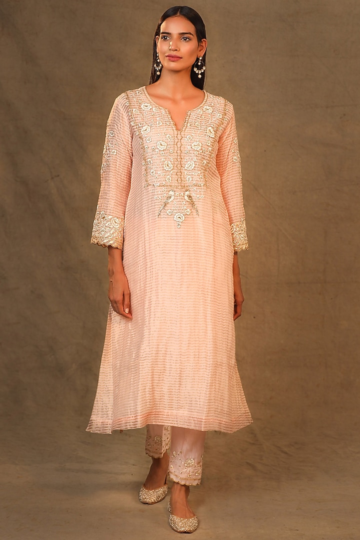 Pink Tissue Embroidered Kurta by Anantaa By Roohi Trehan at Pernia's Pop Up Shop