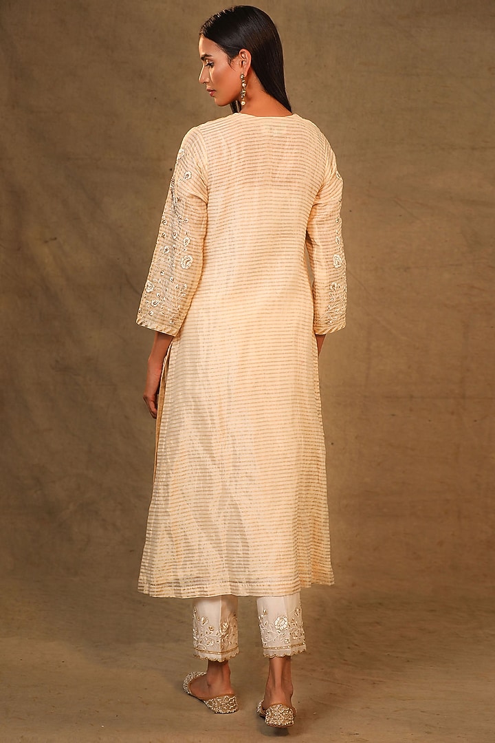 Ivory Embroidered Kurta by Anantaa By Roohi Trehan at Pernia's Pop Up Shop