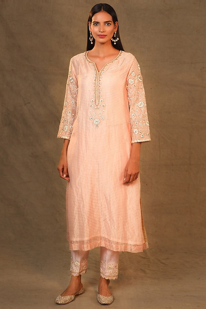 Pink Tissue Embroidered Kurta by Anantaa By Roohi Trehan at Pernia's Pop Up Shop
