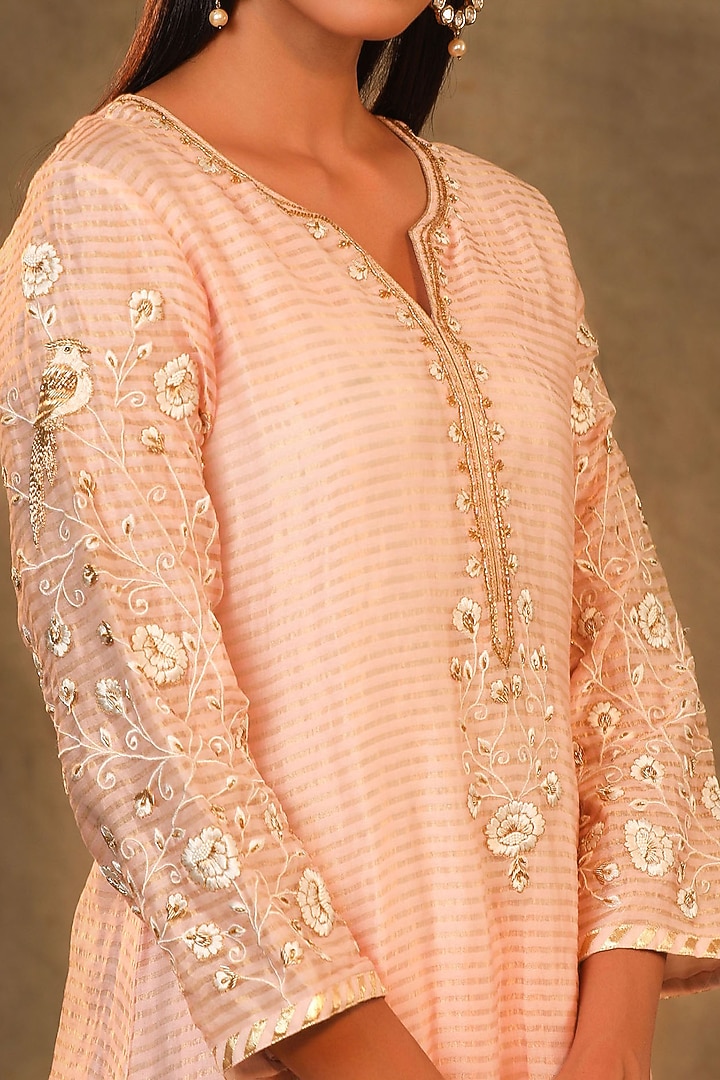 Pink Tissue Embroidered Kurta by Anantaa By Roohi Trehan at Pernia's Pop Up Shop